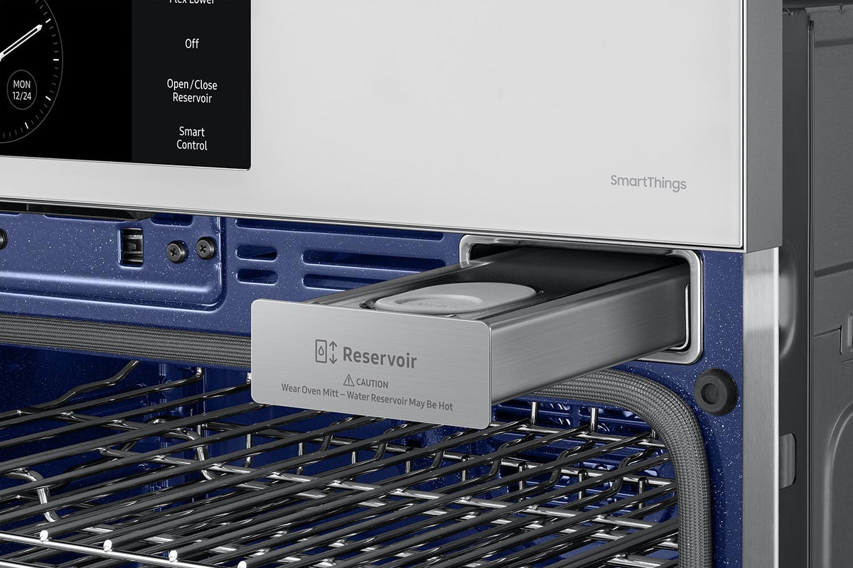Samsung BESPOKE White Glass Single Oven (5.1 cu. ft) - NV51CB700S12AA
