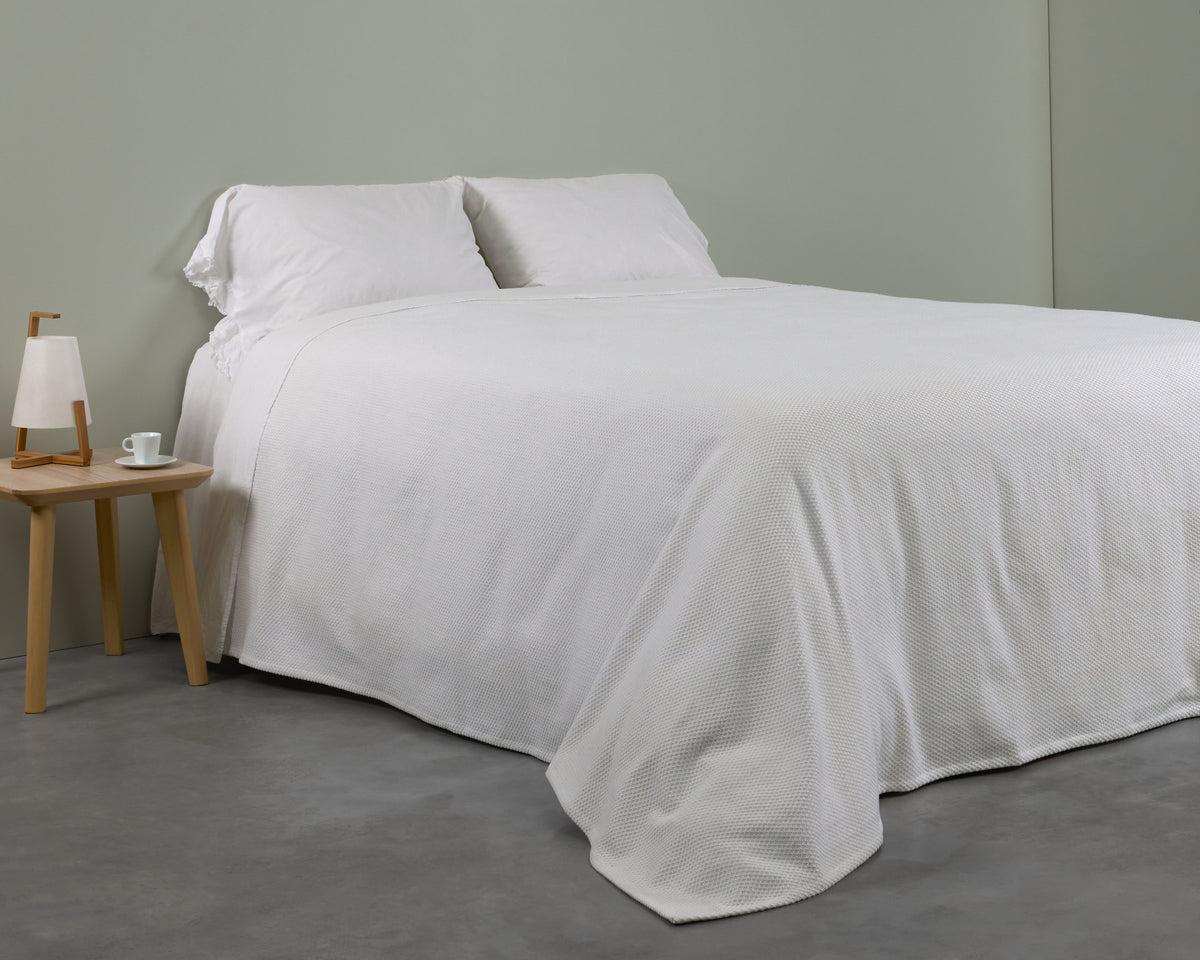 Cotton House Portugal Coverlet 90" x 90" - Favo Rip