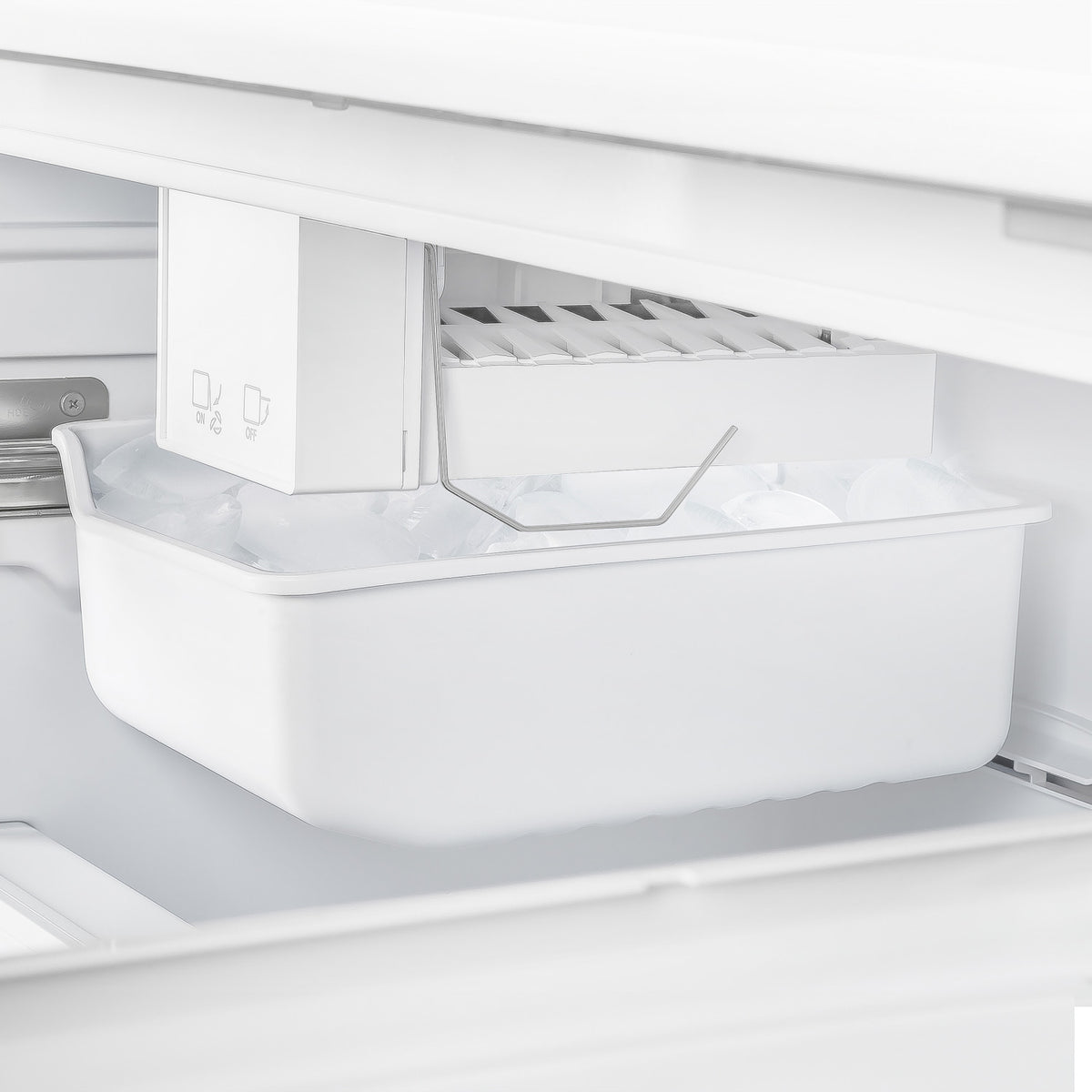 Forno Gallipoli 31" 17.5 Cu.Ft. White French Door Refrigerator with Ice Maker - FFFFD1974-31WHT