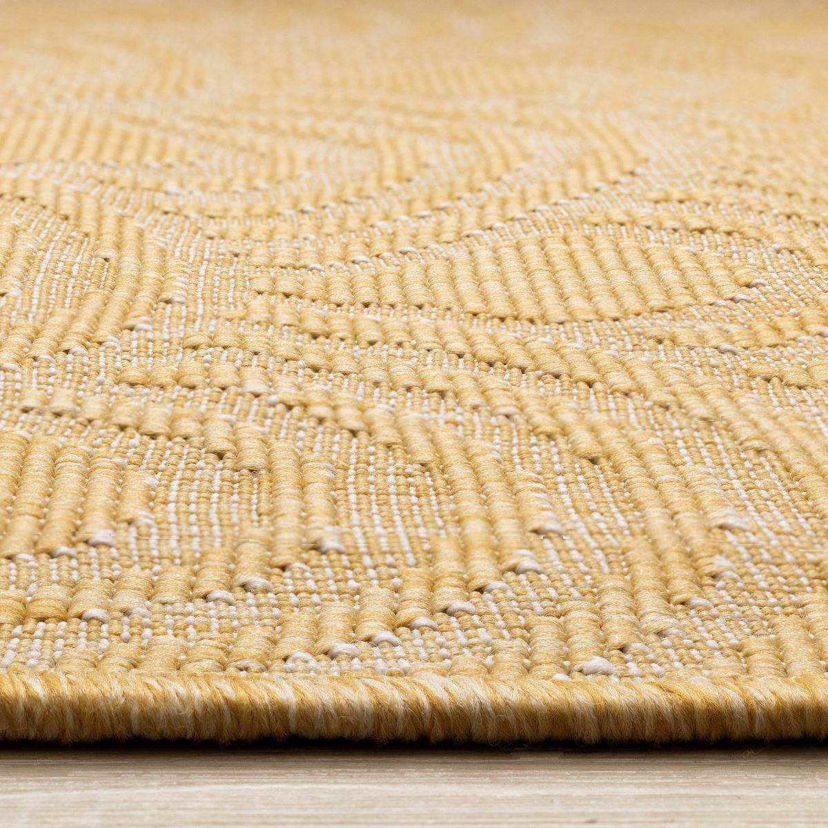 Summer Breeze 5'3" x 7'7" Outdoor Reversible Rug Rainbow Arch Pattern - Yellow, White