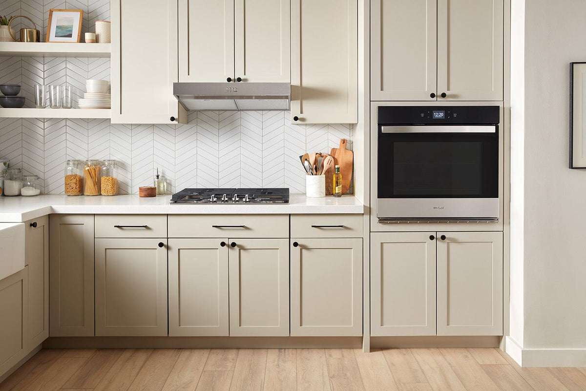 Whirlpool Fingerprint Resistant Stainless Steel Wall Oven (4.30 Cu Ft) - WOES5027LZ